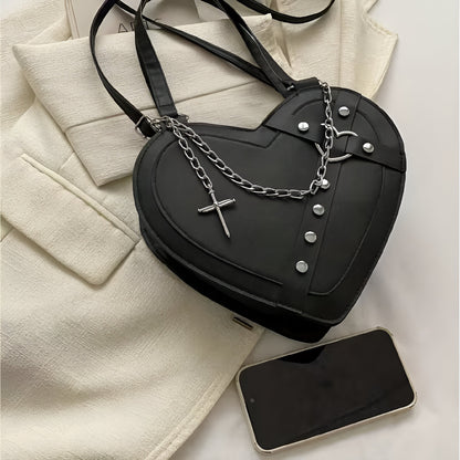ゴシック調のハート型バッグ